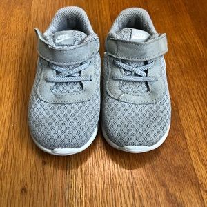 PRICE DROP: Nike toddler sneakers 6C